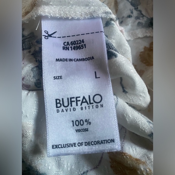 NWOT Buffalo David Bitton Women’s Floral Short Sleeve Blouse Large - Picture 3 of 6